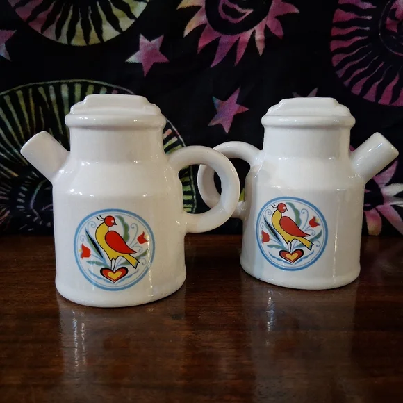 Vintage Milk Pail Salt And Pepper Shakers Pitcher Dutch Sign Pheasant Heart - Picture 12 of 16